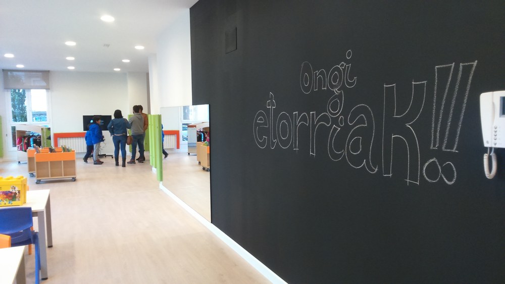 El Ayuntamiento de Eibar mantiene la gratuidad de actividades extraescolares para menores de familias en riesgo de exclusión Imagen de archivo de la ludoteca Jacinto Olave.