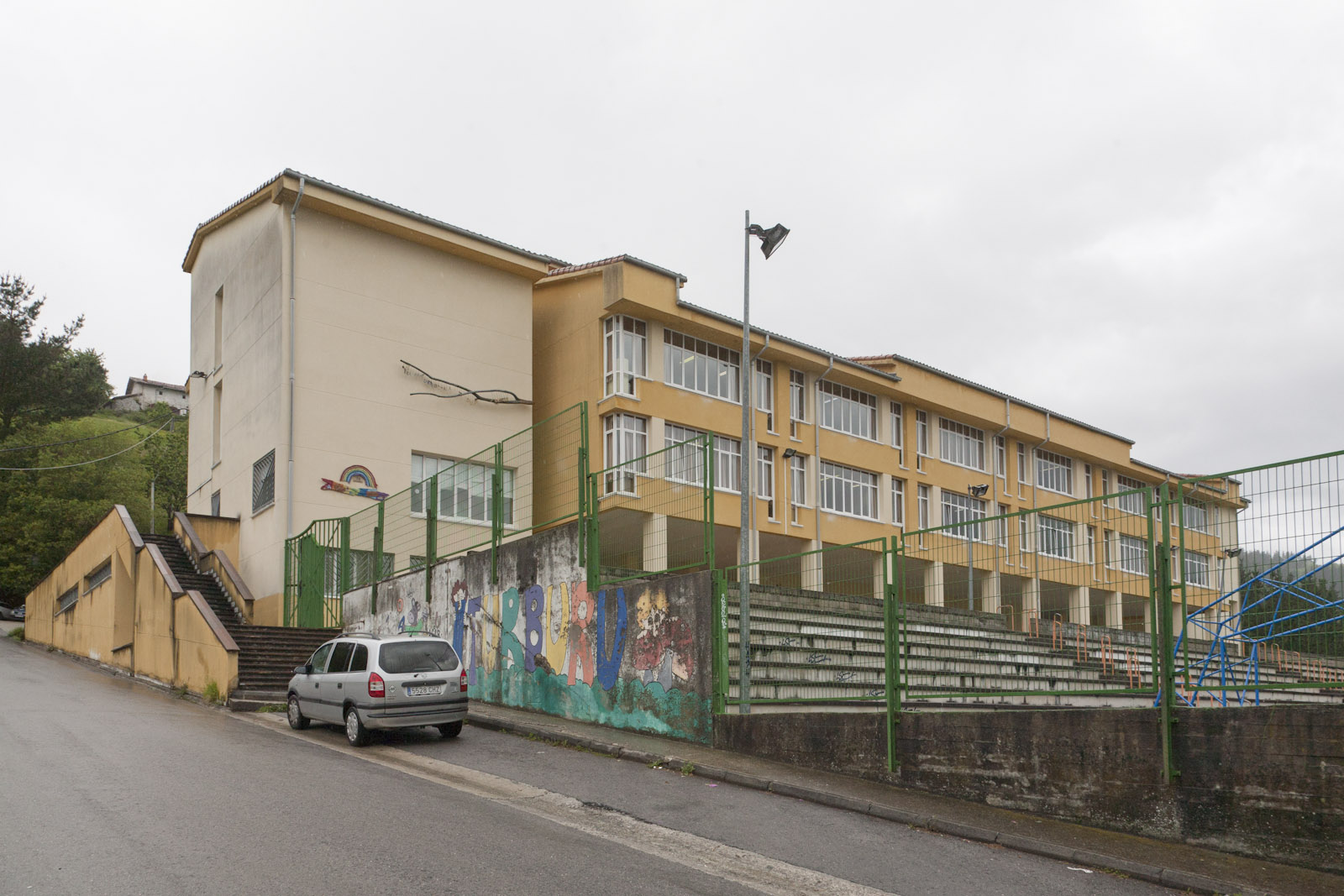 El Ayuntamiento de Eibar realiza nuevas inversiones en la mejora de los centros educativos de la ciudad
