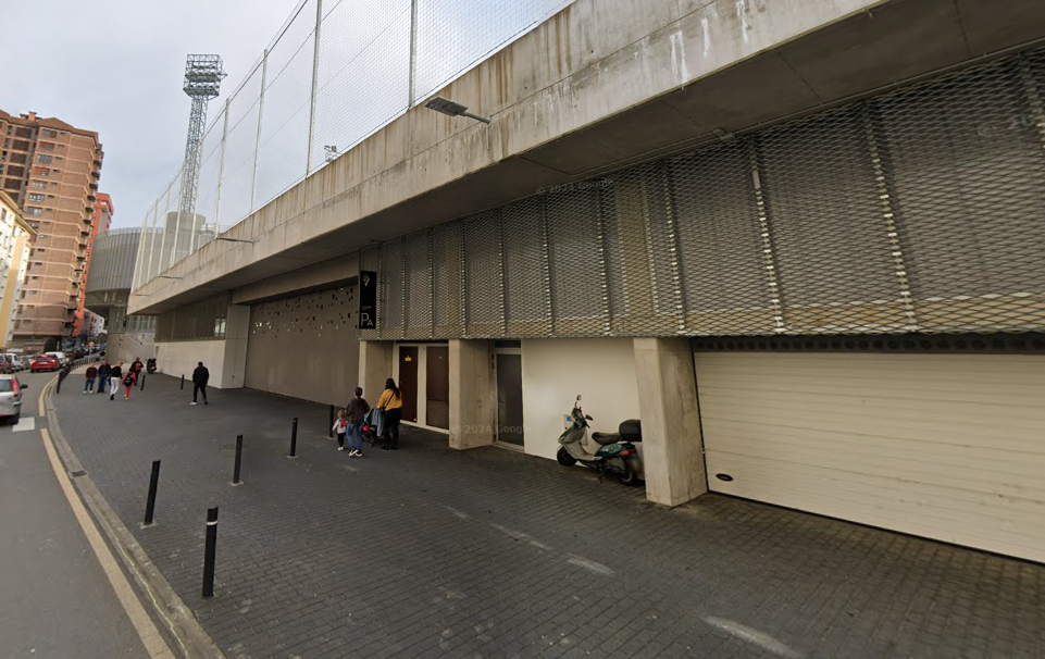El Ayuntamiento de Eibar sacará a concesión los aparcamientos de Ipurua Imagen del edificio del Anexo, lugar en el que se ubicarán las 38 nuevas plazas de aparcamiento.