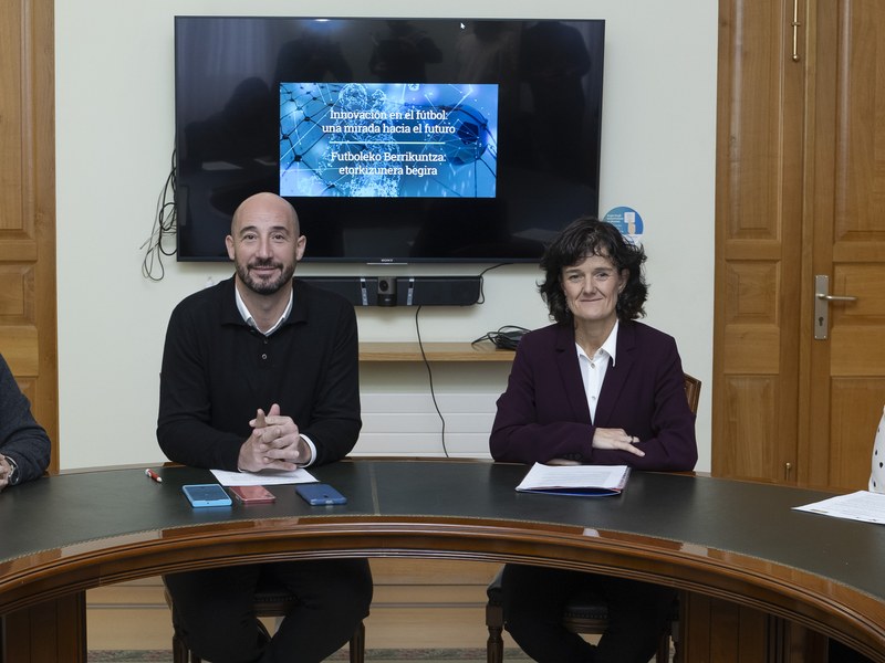 Imagen de la presentación de la Jornada “Innovación en el fútbol: Una mirada hacia el futuro”.