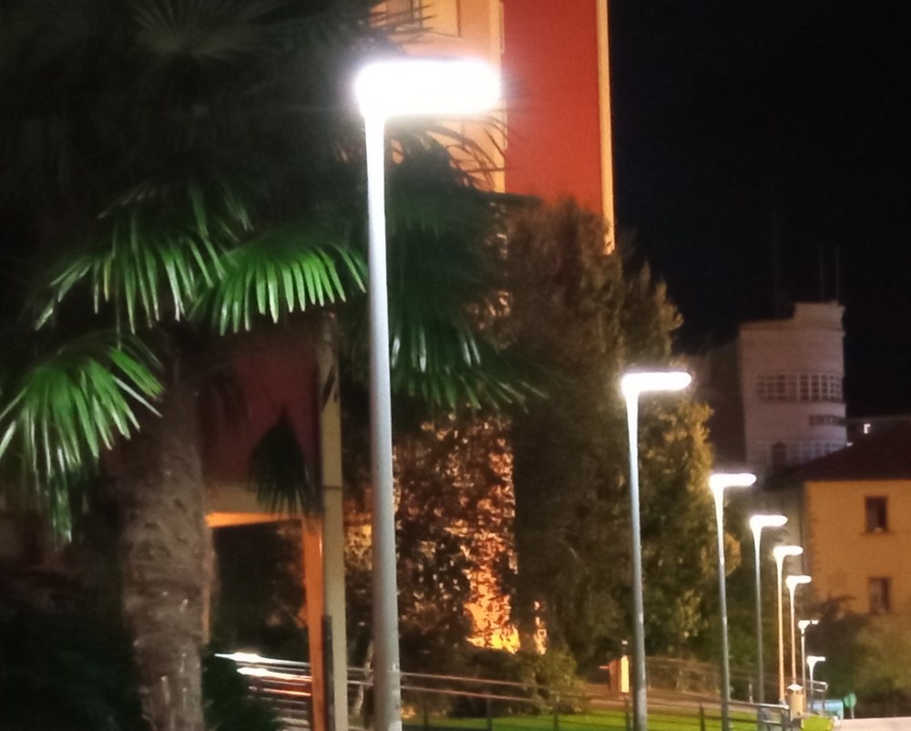 El Ayuntamiento está procediendo a la sustitución de las luminarias del alumbrado público en Legarre y en Polonia Etxeberria por otras de tipo LED Imagen de archivo de luminarias de tipo LED.