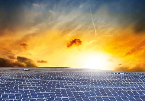 El Ayuntamiento establece los criterios para la instalación de placas fotovoltaicas en cubiertas y fachadas de edificios privados de Eibar Imagen: www.ehu.es