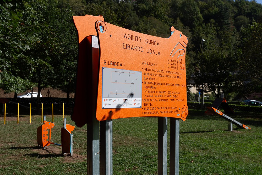 El Ayuntamiento habilita el primer parque canino de Eibar en la campa de Itzio Imagen del primer parque canino de Eibar en la campa de Itzio.