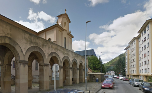 El Ayuntamiento incorporará al nuevo proyecto deportivo de Ipurua la iglesia, la galería porticada, así como el actual patio de acceso Imagen del convento de Ipurua.