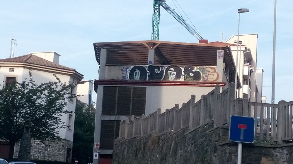 El Ayuntamiento iniciará en los próximos días una campaña de limpieza de pintadas y grafitis de los muros, mobiliario urbano y fachadas de edificios por zonas