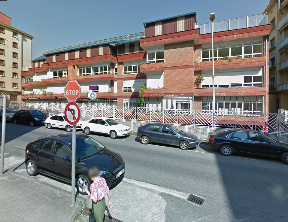 El Ayuntamiento obtiene cerca de 200.000 euros para obras y actuaciones de mejora en centros escolares de Eibar Imagen de archivo del colegio público Urkizu.