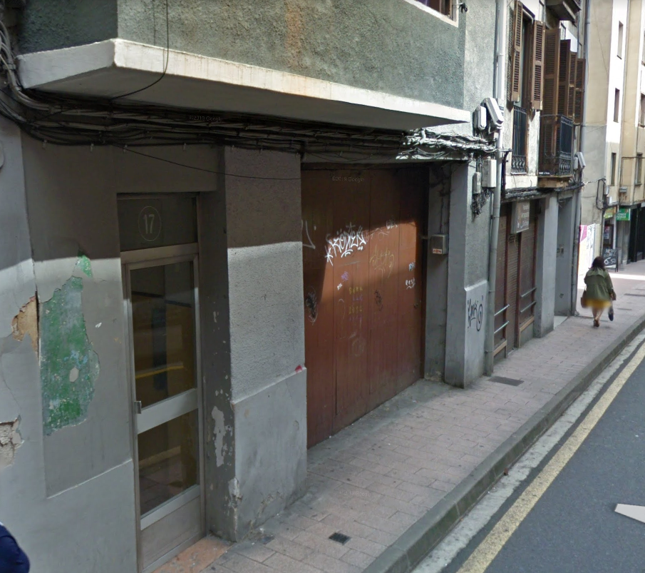 El Ayuntamiento ultima los trámites administrativos para proceder al derribo de los edificios 17 y 19 de la calle Arragueta Imagen de archivo de la calle Arragueta.