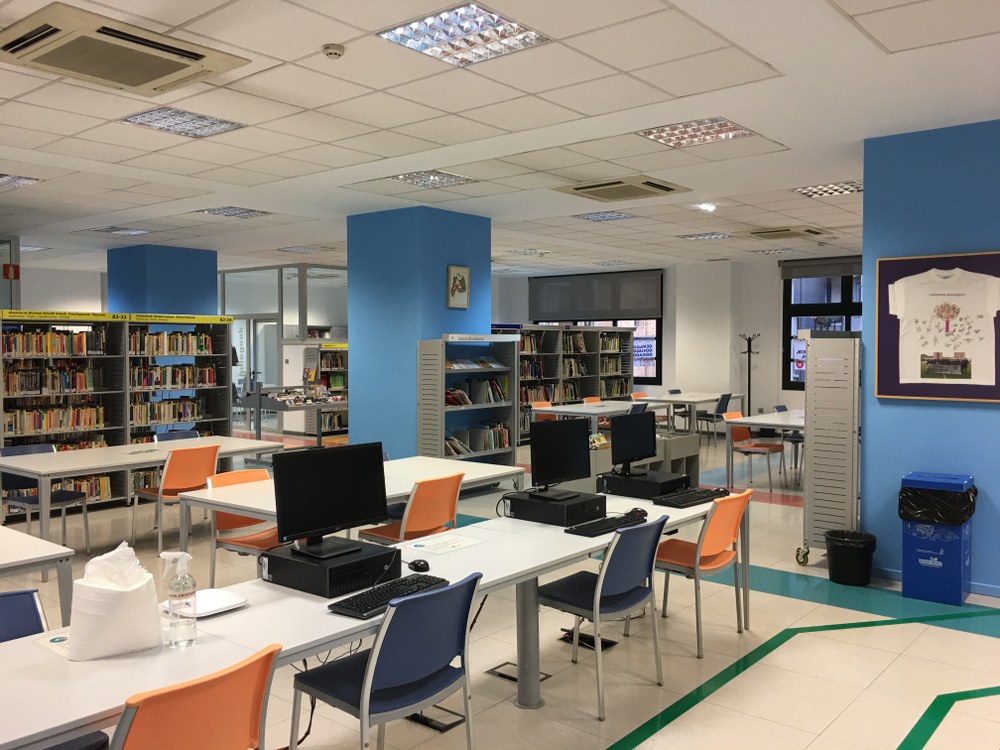 El Ayuntamiento y Egoaizia suscriben un convenio para mejorar la alfabetización de escolares eibarreses/as El Ayuntamiento y Egoaizia suscriben un convenio para mejorar la alfabetización de escolares eibarreses/as