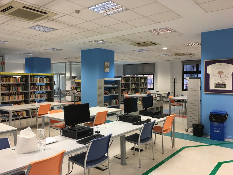 El Ayuntamiento y Egoaizia suscriben un convenio para mejorar la alfabetización de escolares eibarreses/as