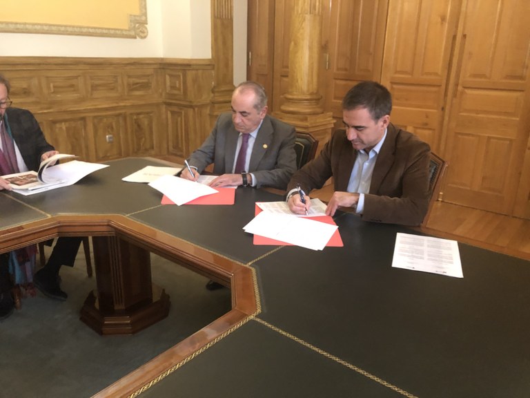 El Ayuntamiento y el Gobierno Vasco firman un convenio para la incorporación de viviendas municipales al programa 'Bizigune Municipal'