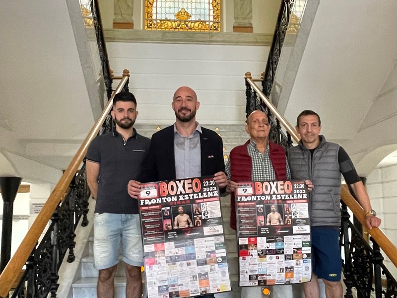  Imagen de la presentación de la tradicional velada de boxeo.