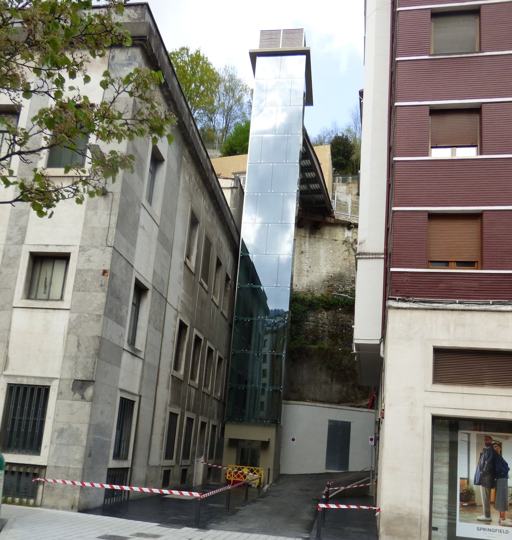 El jueves entra en funcionamiento el nuevo ascensor entre la calle San Juan y el barrio de Jardiñeta