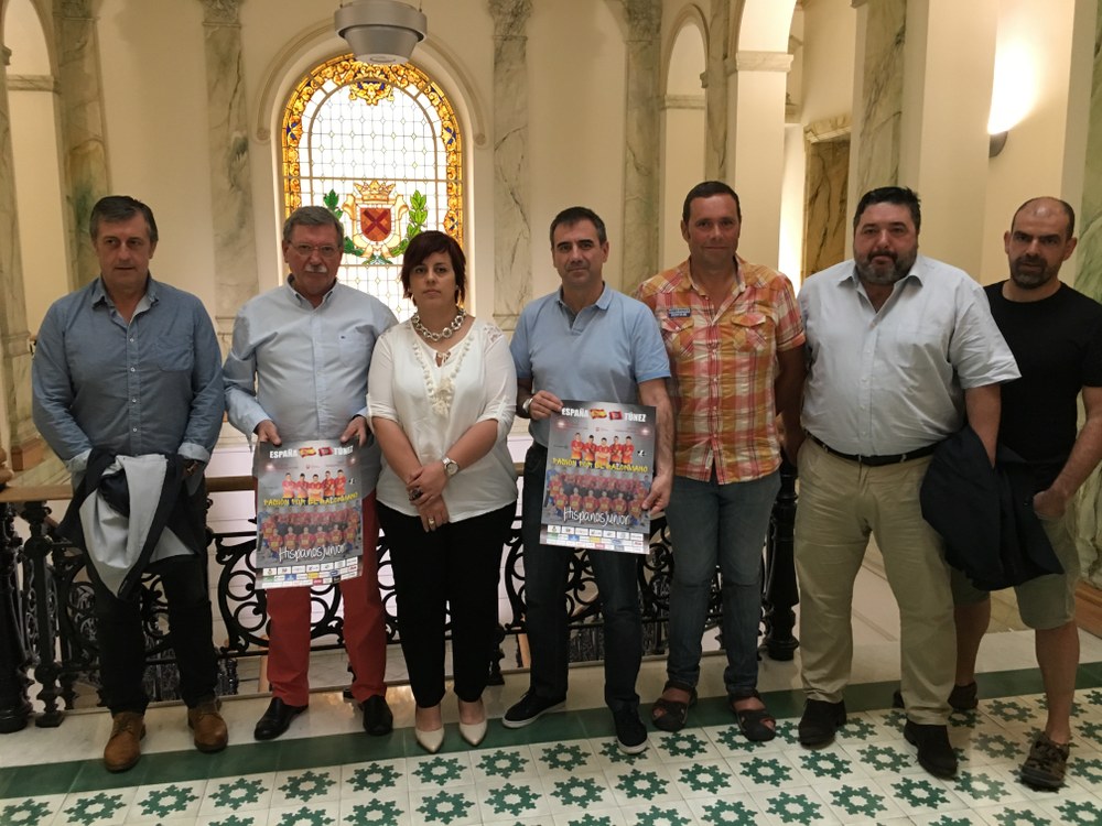 El polideportivo de Ipurua acogerá un partido de balonmano de nivel internacional
