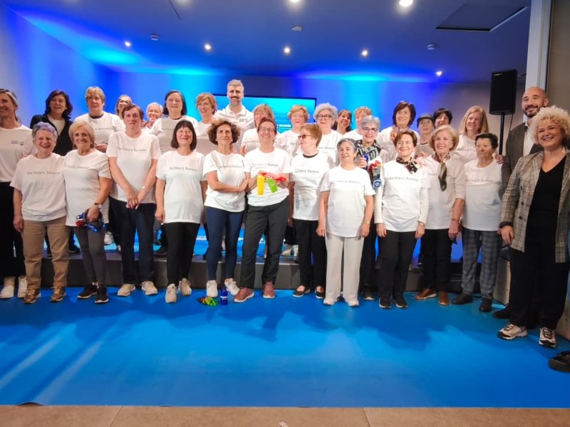 Inauguración en Eibar de "Ongizatearen plaza", un espacio para impulsar el bienestar integral y la participación ciudadana.