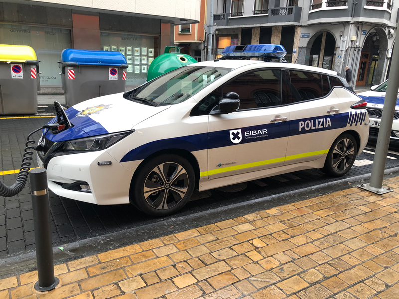 La rápida intervención de la Policía Municipal salva la vida a un hombre en Urki