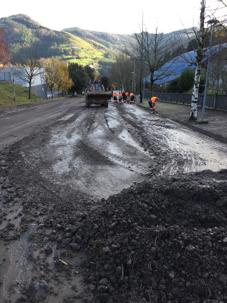 Las millonarias inversiones realizadas en Eibar en las últimas décadas han permitido reducir al mínimo los efectos de las últimas riadas Imagen del polígono de Azitain.