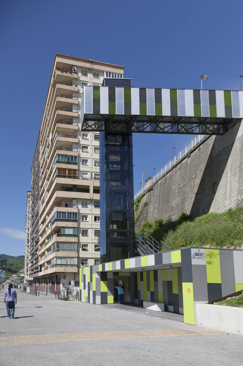 Los ascensores públicos de Eibar han comenzado a funcionar las 24 horas del día