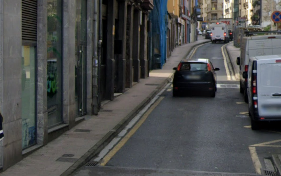 Los presupuestos de 2025 contarán con la partida esperada para la reurbanización de la calle Arragueta Imagen de archivo. Calle Arragueta.
