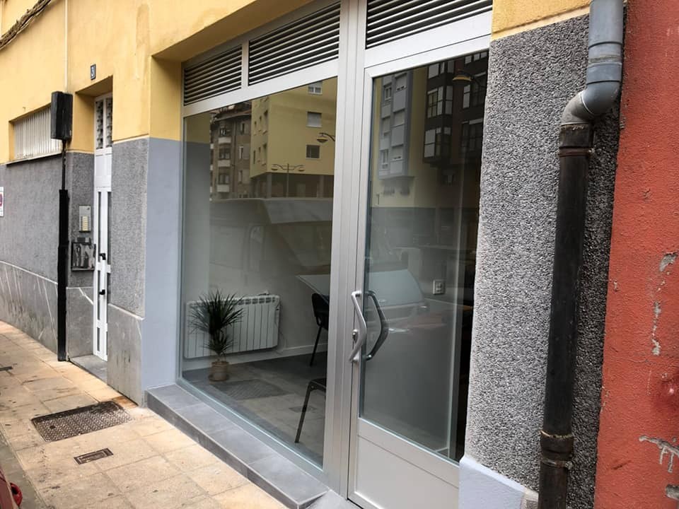 Más de una veintena de vecinos/as se ha interesado ya por las ayudas para la rehabilitación de viviendas en Txonta