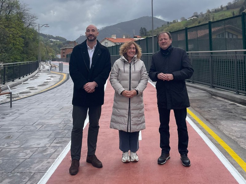 Movilidad Sostenible abre el nuevo espacio público creado con la cubrición de las vías entre Estaziño y Azitain en Eibar
