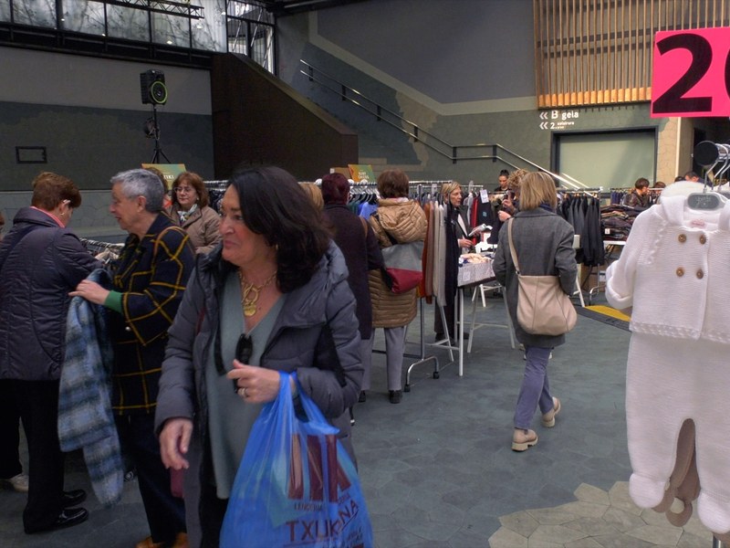 Ya está en marcha una nueva edición de “La Feria de oportunidades de invierno” en Eibar.