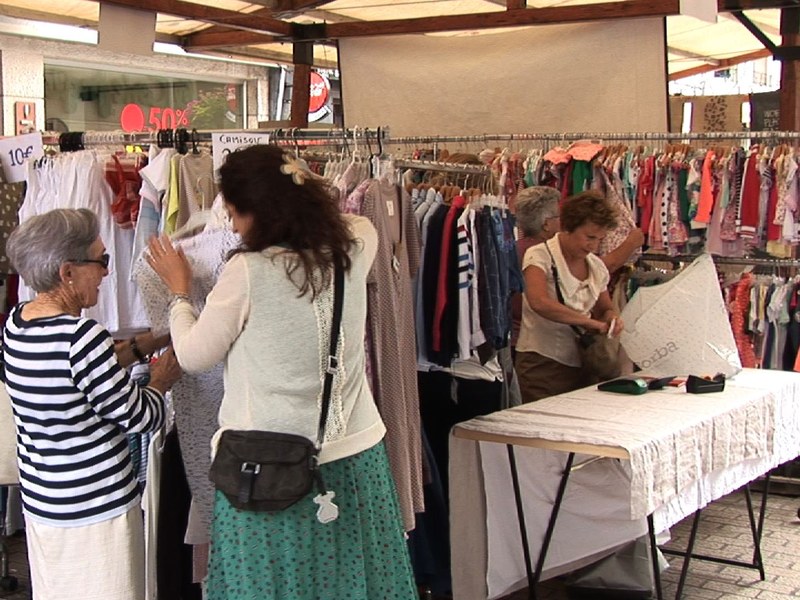 Feria de las rebajas de verano en Eibar.