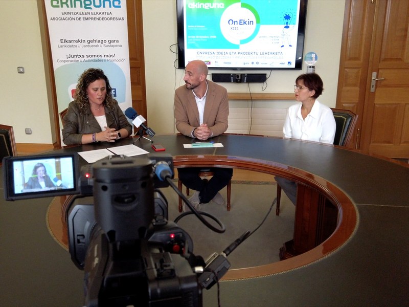 Presentada una nueva edición de los premios On Ekin , el concurso, organizado por la asociación de emprendedores Ekingune.