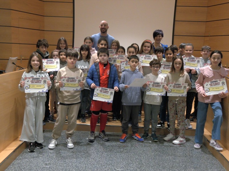 Primer pleno del Consejo de la Infancia y Adolescencia de Eibar El pasado lunes 17 de febrero, se celebró en el salón de actos del Ayuntamiento de Eibar el primer pleno del Consejo de la Infancia.