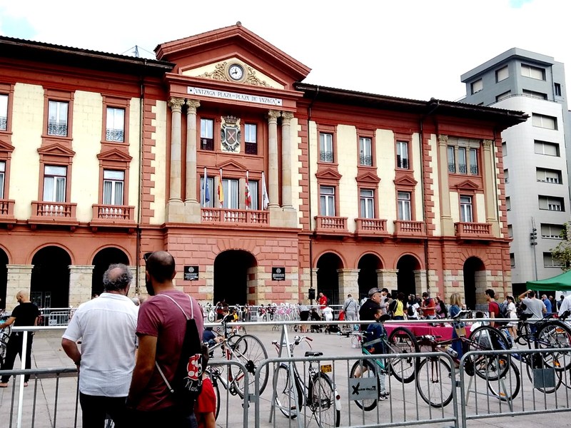 Semana Europea de la Movilidad Sostenible El Ayuntamiento de Eibar, a través del departamento de Medio Ambiente, se ha sumado un año más a la Semana Europea de la Movilidad.