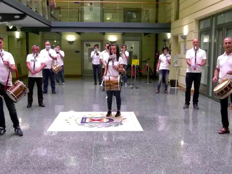 Zortziko de San Juan - Sanjuanes 2020 La banda de txistularis de Eibar tocando el Zortziko de San Juan en el Ayuntamiento de Eibar.