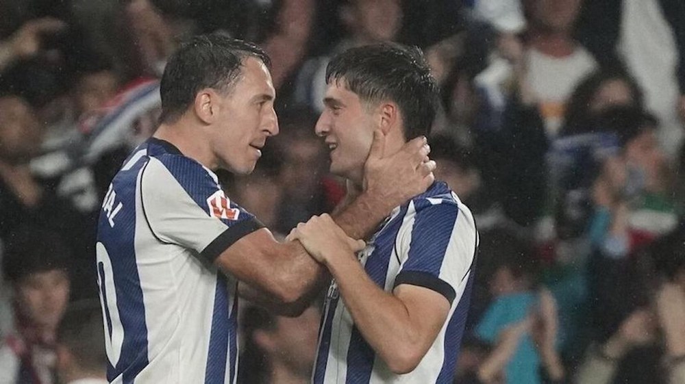 Mikel Oyarzabal eta Jon Gorrotxategi. Imagen: etakitto.eus