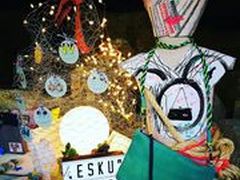 "Berrerabili eta berrasmatu" tailerrak: Material birziklatuekin dekorazio-objektuak, osagarriak eta bestelako jantziak sortu irudia