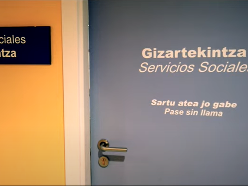 Gizartekintza sailerako sarbidea.
