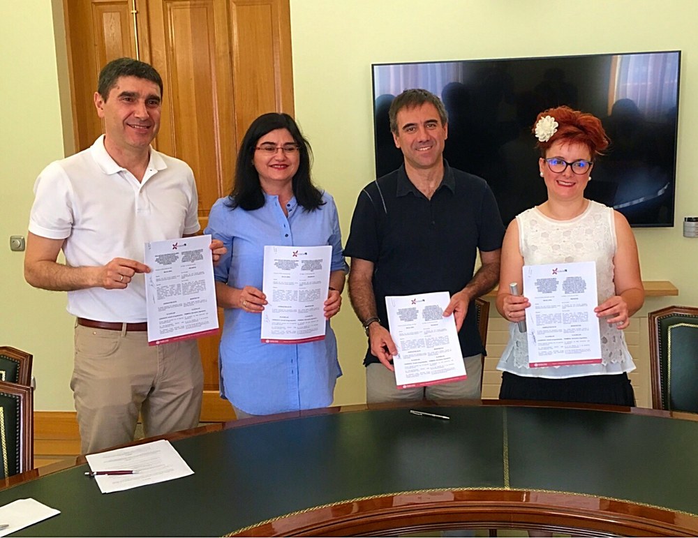 Eibarko Udalak herriko merkatariekin duen hitzarmena berritu du diru-laguntzak emateko