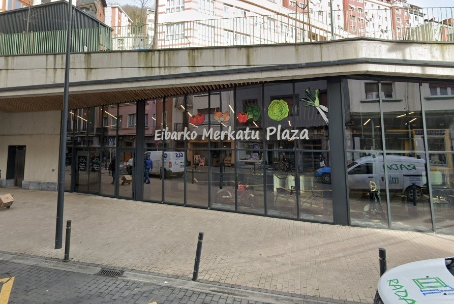 Errebal Plazako 3. postu finkoaren emakida lizitaziora atera du Udalak Errebal Plazia.