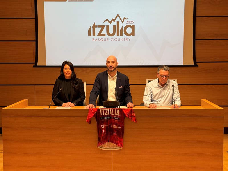 Itzulia Basque Challengeren aurkezpena Eibarren.