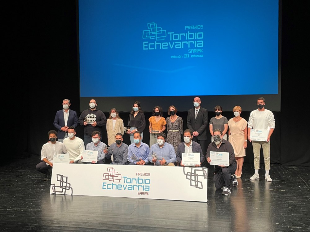 Innovation Tree eta Polykey Polymers, Toribio Echevarria 2021 Saridunak ekintzailetza berritzailean Aurtengo sarituen eta finalisten irudia.