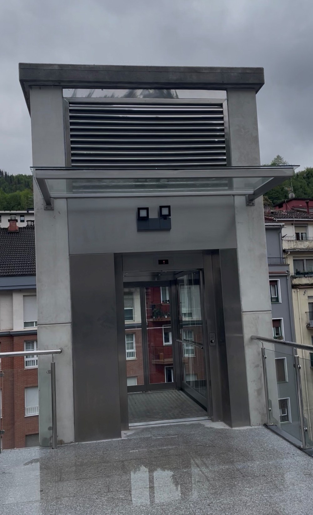 Barakaldo kaleko igogailu berria.