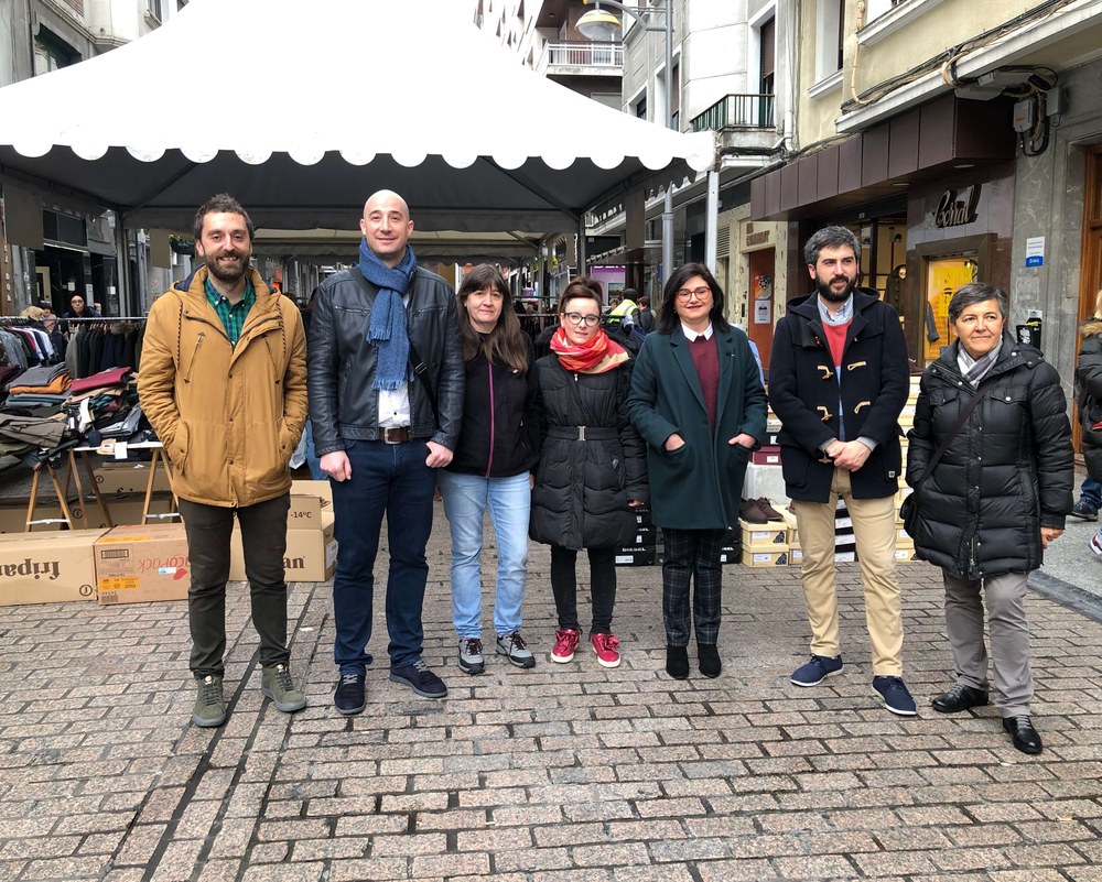 Neguko Beherapenen Azokaren edizio berri bat hartuko du Eibarrek ostiralera arte, 21 establezimenduren parte-hartzearekin