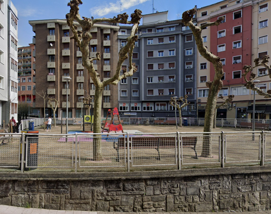 Sostoako haur-parkearen jolas-elementuak berritzeko lizitazioa atera du Udalak Sostoako haur-parkearen artxiboko irudia.