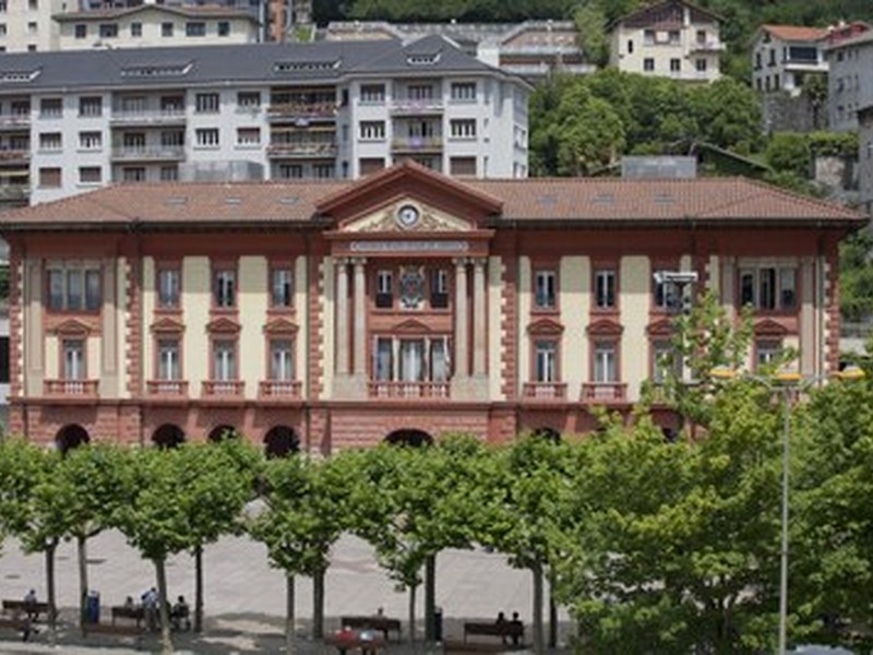 Udalak nazioarteko lankidetzarekin duen konpromisoa sendotu du dirulaguntza-lerro gehiagorekin Eibarko Udala.