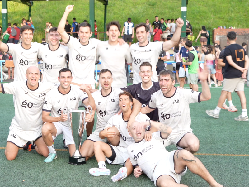 Futbolaren eta koadrilen egun handia bizi zuen Eibarrek joan den larunbatean. Goizean goizetik, Unbe jaiaren epizentroa izan zen, IPQ Futbol 7 Txapelketaren bosgarren edizioa hartuz.