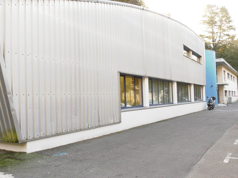 Enpresa-proiektuak sortzeko espazio berria Enpresen inkubagailu bat inauguratu da otsailaren 9an Azitaingo industrialdean, Debegesako instalazioen ondoan.