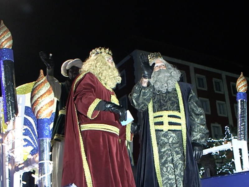 Beste urte batez, urtarrilaren 5eko arratsaldean, Errege Magoek Eibarko haurrak bisitatu zituzten.