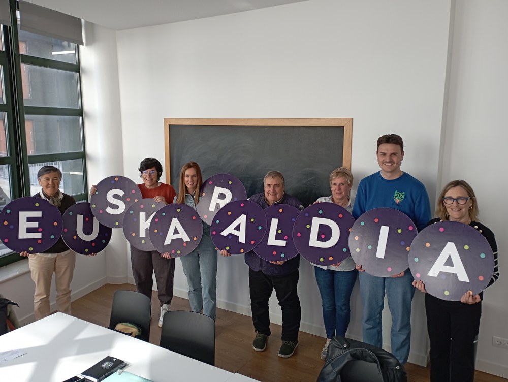 euskara batzordeko kideen argazkia