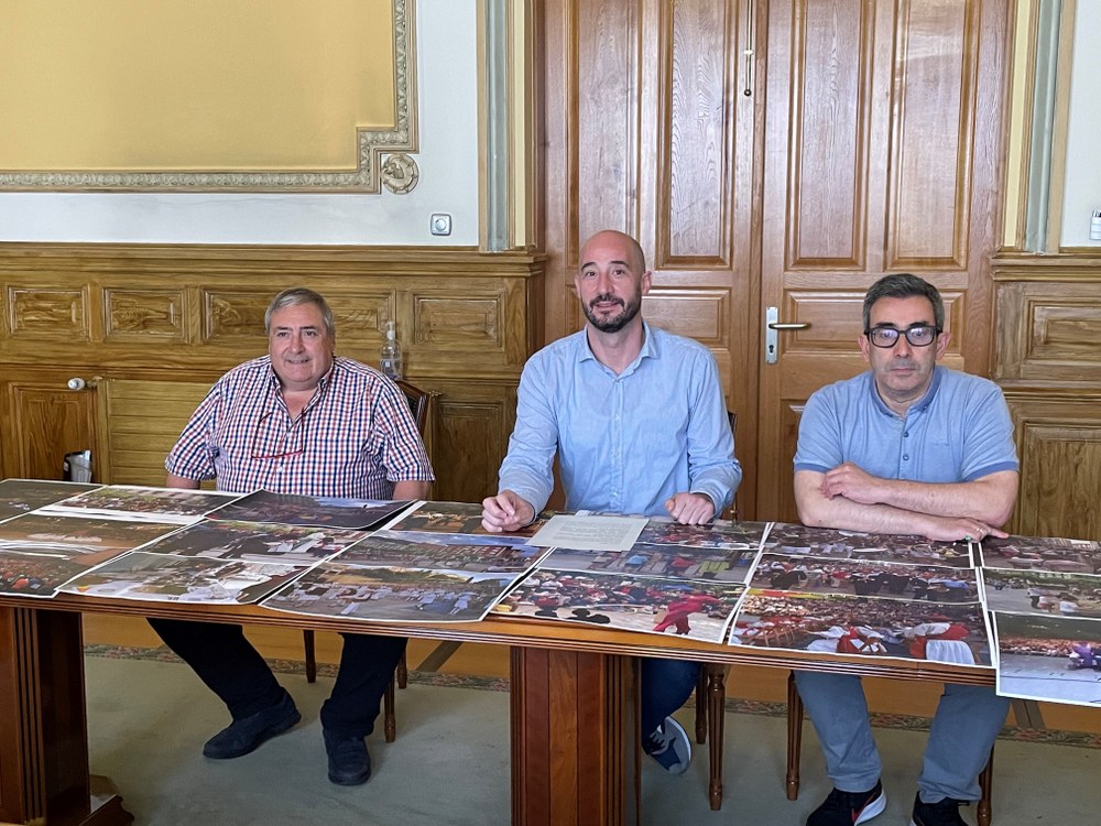 2022ko Sanjuanetan jende askok parte hartu du ekainaren 17tik antolatutako jardueretan San Juan jaien balantzea egiteko antolatutako prentsaurrekoaren irudia.