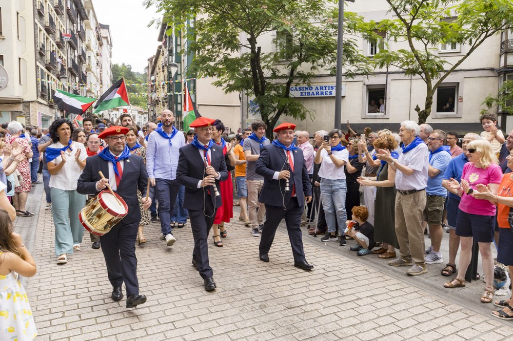 2025eko sanjuanetako oso balantze positiboa: jai alaitsuak, parte-hartze handia eta intzidentzia gutxi Lizarrako dultzaineroei harrera.
