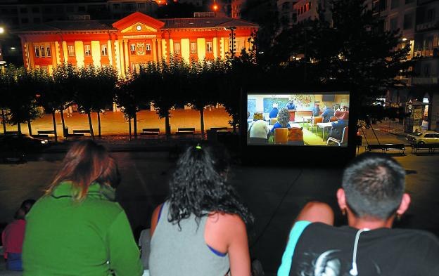 Abuztuko aire libreko zinema arrakastatsua izan da Artxiboko argazkia.