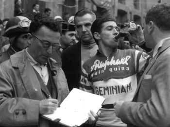 1960ko Bicicleta Eibarresa. Jean Claude Annaert frantziarra, 5. etaparen irabazlea. Argazkia: Ares.