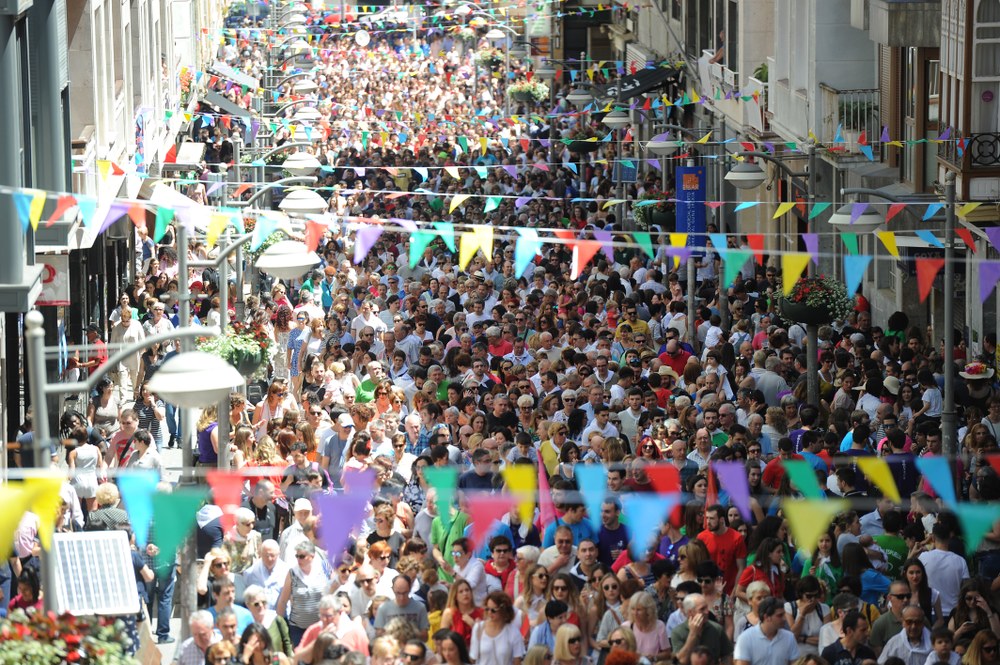 Eibarrek 27.417 biztanle ditu gaur egun; 14.065 emakume eta 13.352 gizon Eibar jaietan. Argazkia: Felix Morquecho
